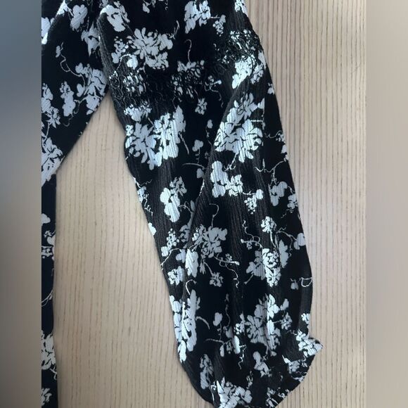 Lane Bryant Floral Boho black & white keyhole neckline  silver button - Sz 26/28 - Picture 4 of 6